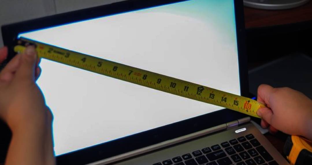 MEASURE LAPTOPS - HOW TO MEASURE MONITOR SIZE