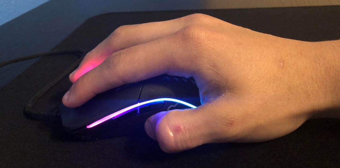 Best-Mouse-Grip-For-FPS