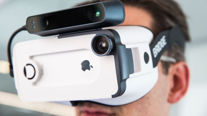 Best VR Headset For iPhone 13