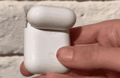 Reset the AirPods Reset the AirPods
